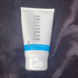 Rodan + Fields redefine daily cleansing mask
